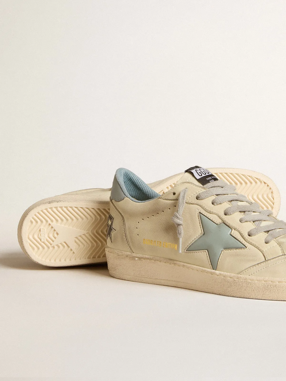 Ball Star LTD avec étoile en plastique bleu ciel et contrefort en cuir | Golden Goose