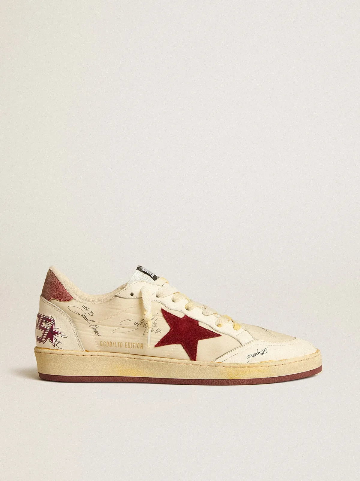 Ball Star LTD en nylon avec étoile en daim rouge grenade et contrefort en cuir | Golden Goose