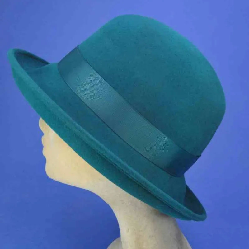 Chapeau cloche, en feutre de laine, genre retro | Chapeau femme, sapin