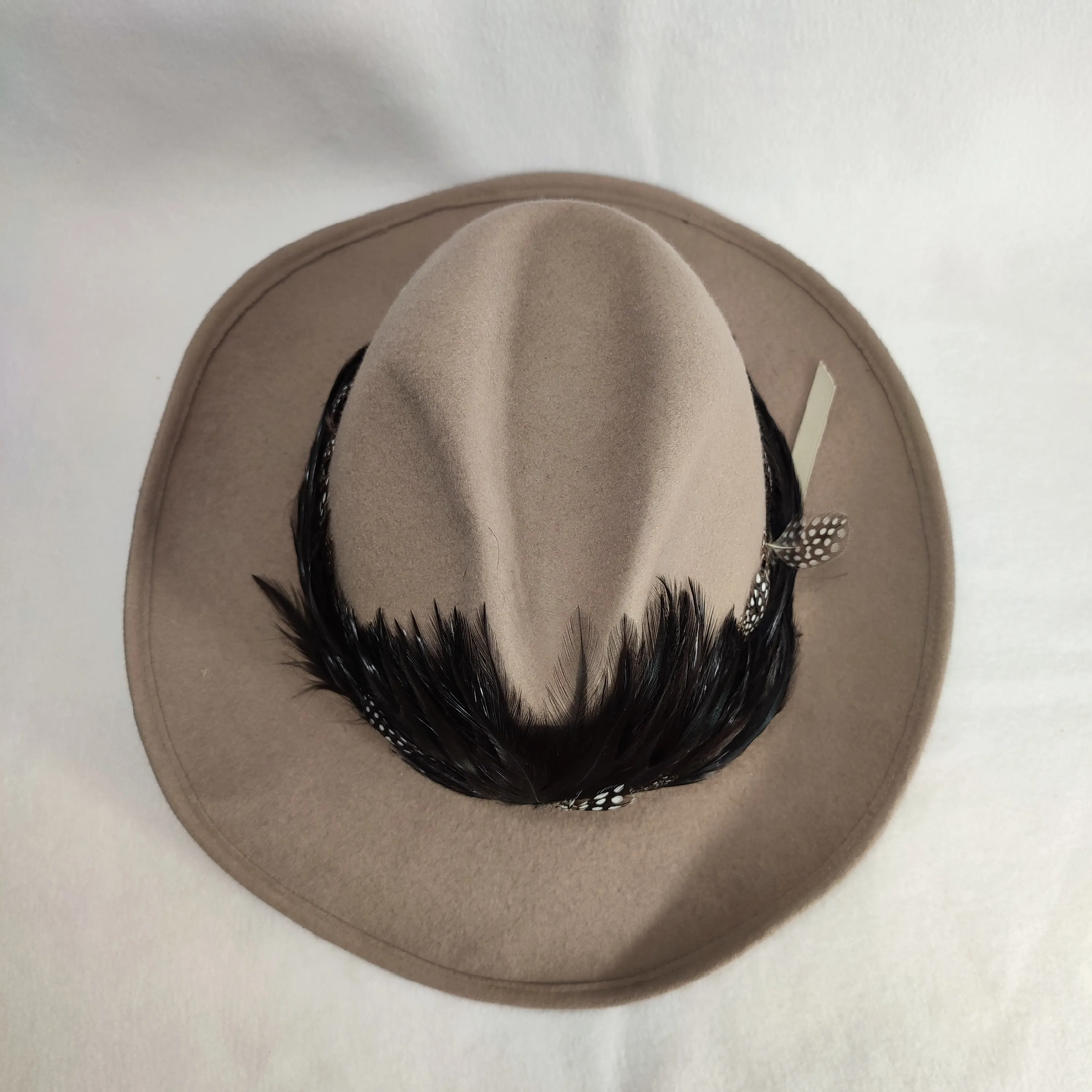 Chapeau en feutre beige forme Stetson - MAGILL HAT (Québec) - taille 58