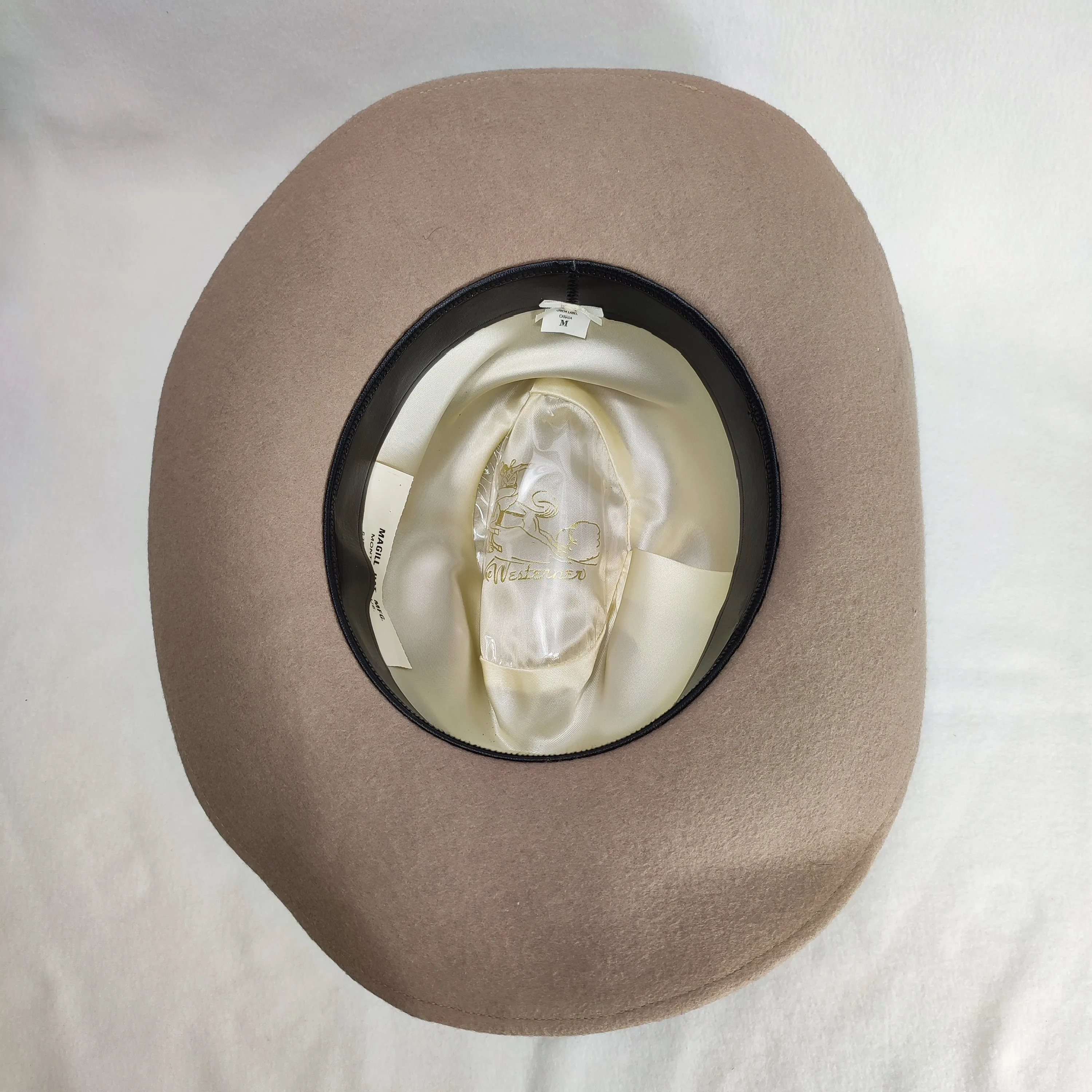 Chapeau en feutre beige forme Stetson - MAGILL HAT (Québec) - taille 58