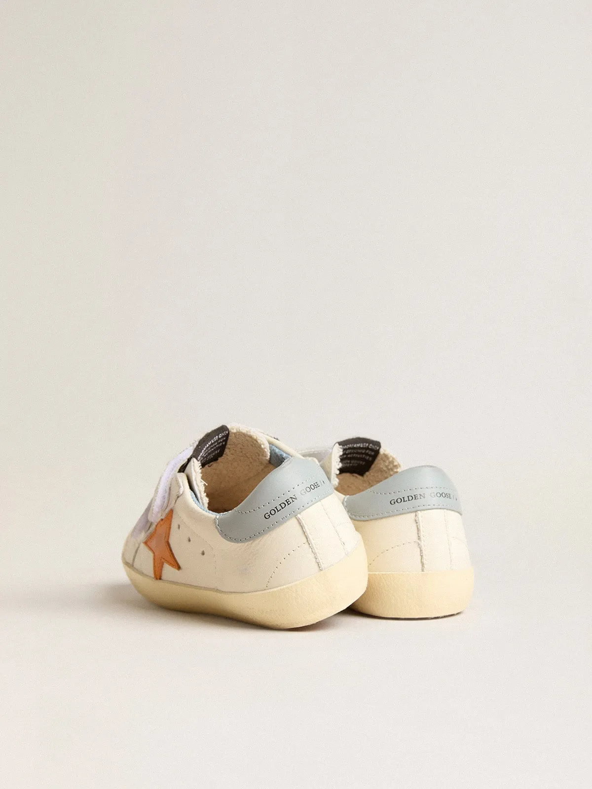 Old School Junior en cuir avec étoile orange et contrefort bleu pastel | Golden Goose