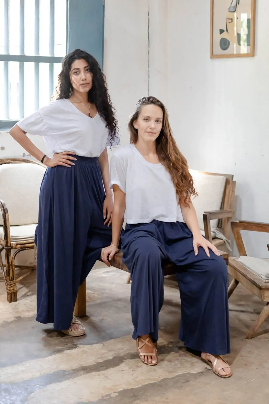 Pantalon femme large et fluide éco-responsable Booh Soft Navy | Muùne BOOH SOFT NAVY.