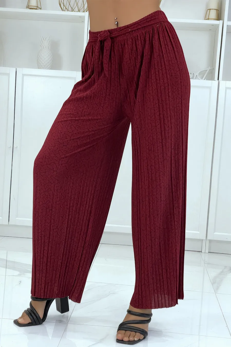 Pantalon plissé fluide bordeaux à motif marbre