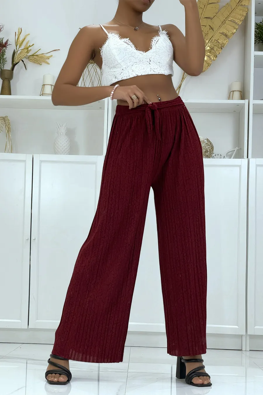 Pantalon plissé fluide bordeaux à motif marbre