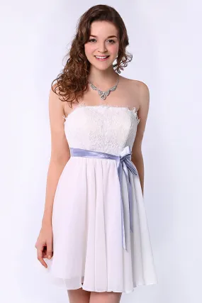 Petite robe blanche bustier en dentelle pour mariage