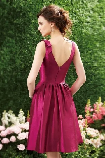 Robe asymétrique fuchsia à dos échancré en V pour mariage en taffetas