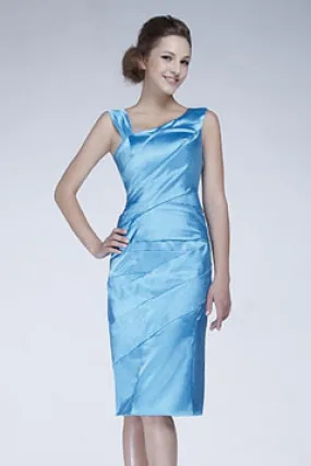 Robe bleu moulante à encolure asymétrique mi-longue en satin élastique