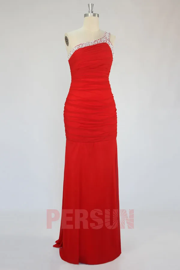 Robe de bal moulante rouge bretelle asymétrique bijouté & dos échancré