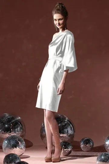 Robe de soirée courte asymétrique pour témoin mariage