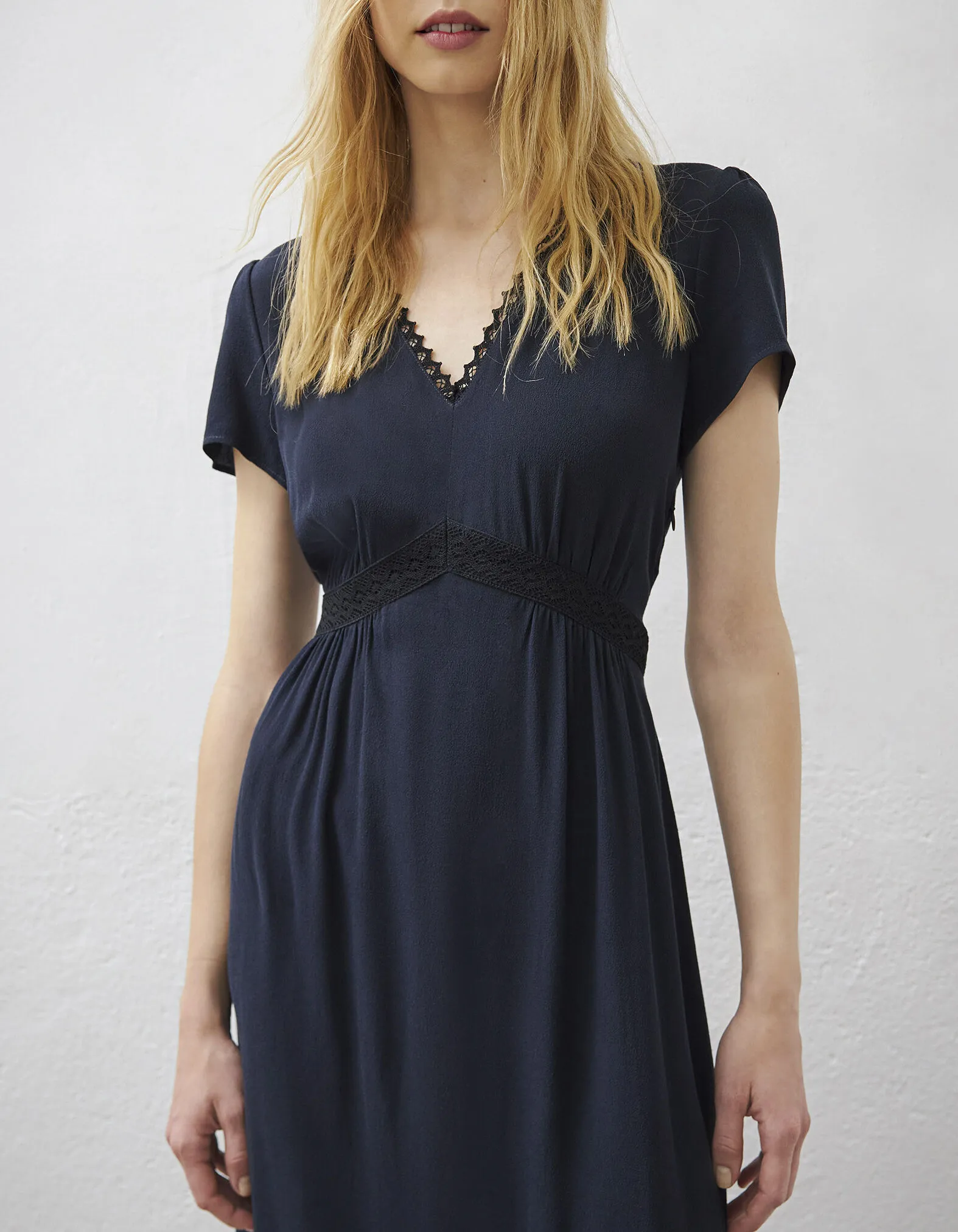 Robe longue en viscose bleu marine dentelle femme