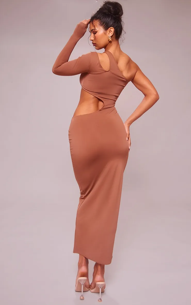 Robe longue moulante café au lait asymétrique découpée