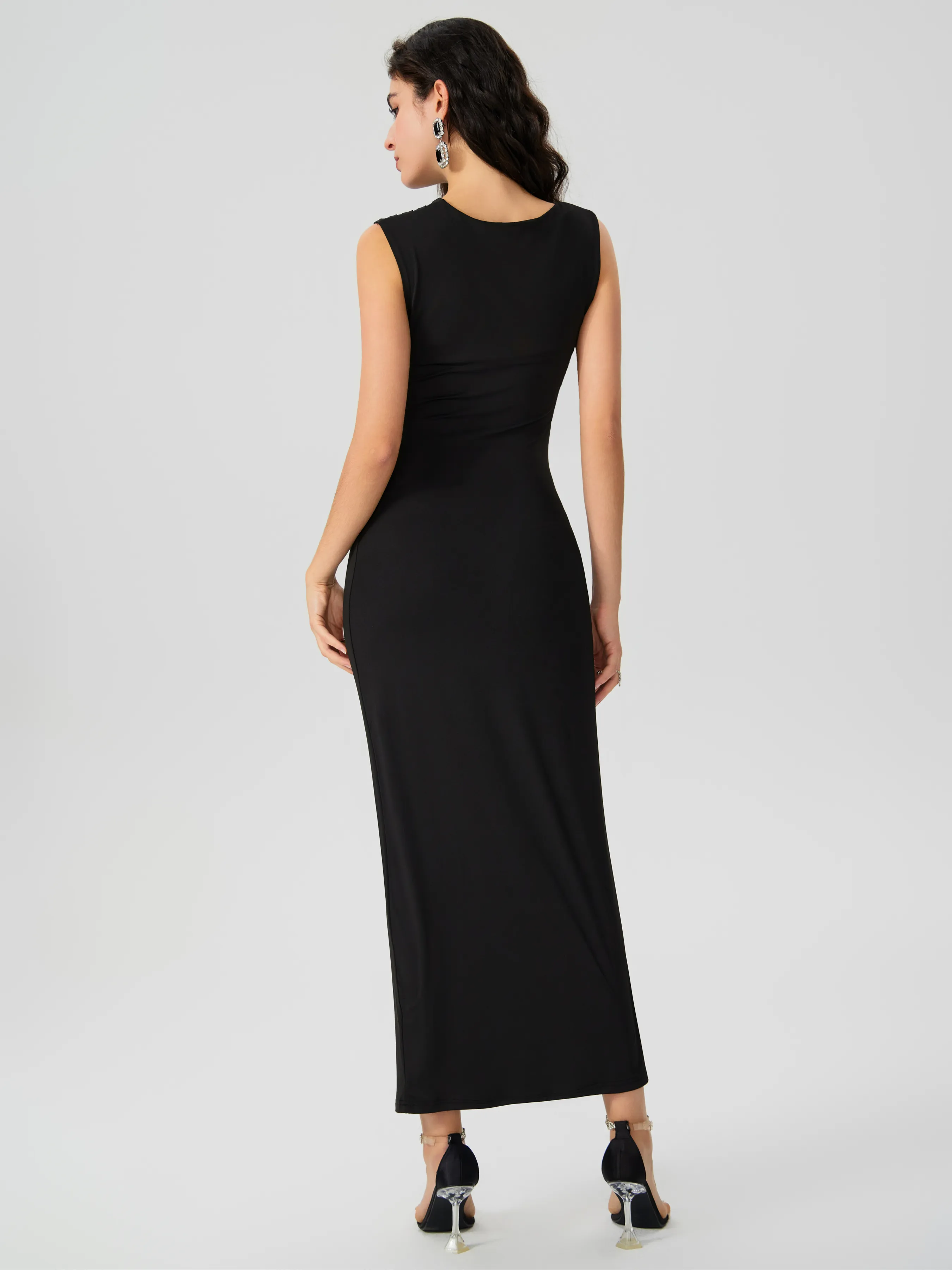  Robe Longue à Col Asymétrique et Ruchée Unie