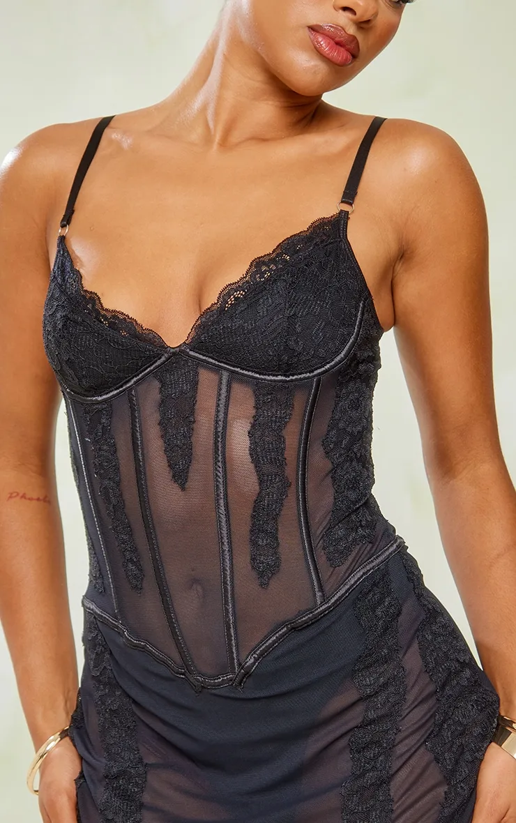 Robe moulante en dentelle noire transparente à bretelles et armatures