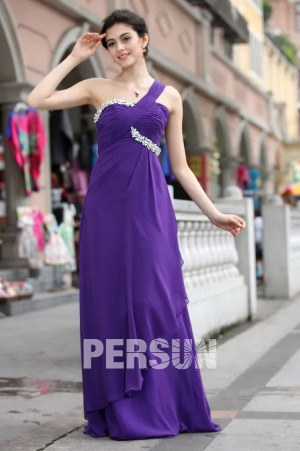 Robe violette asymétrique ruchées ornée de bijoux