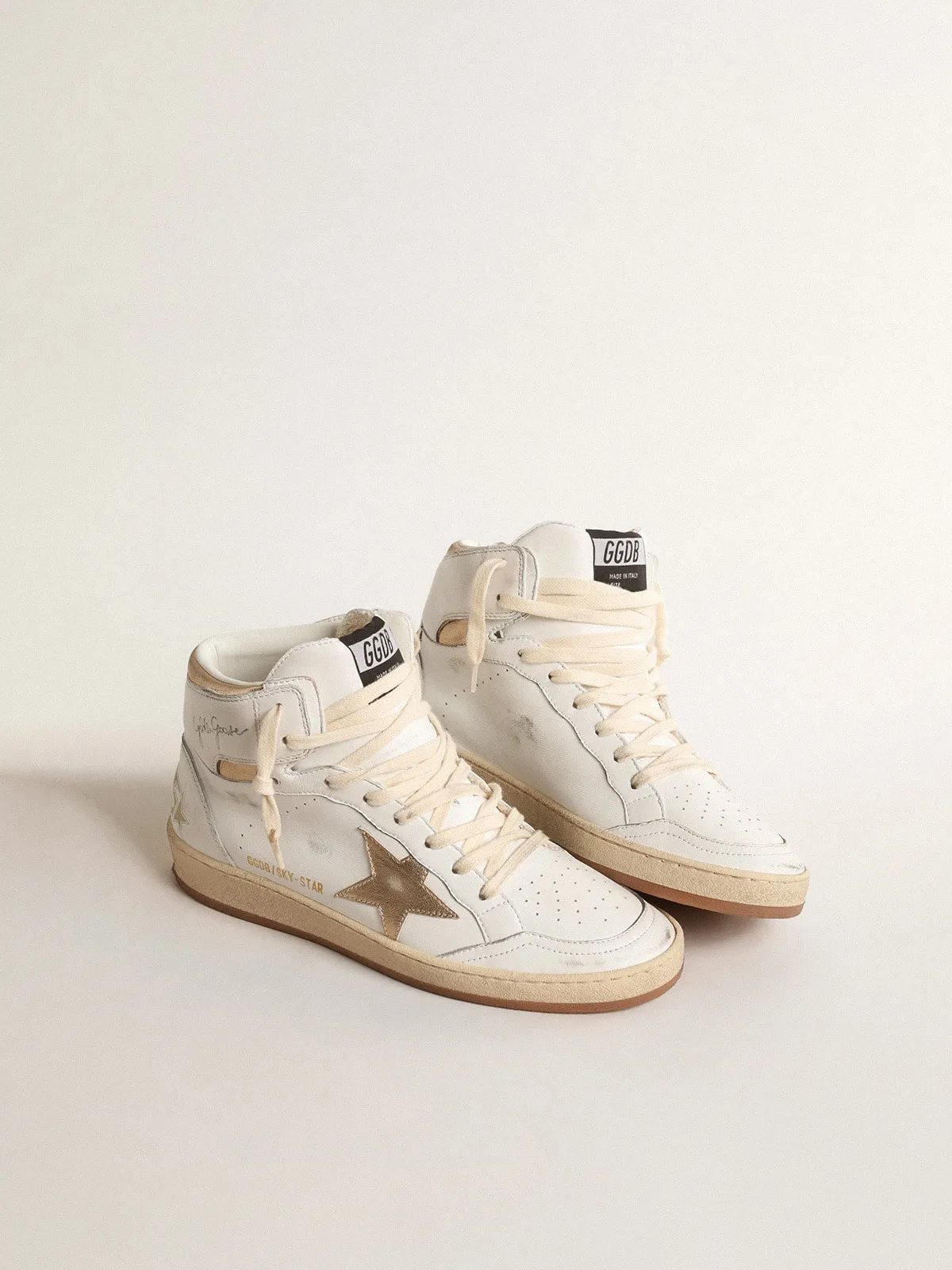 Sky-Star en cuir nappa blanc avec étoile et contrefort en cuir lamé doré | Golden Goose