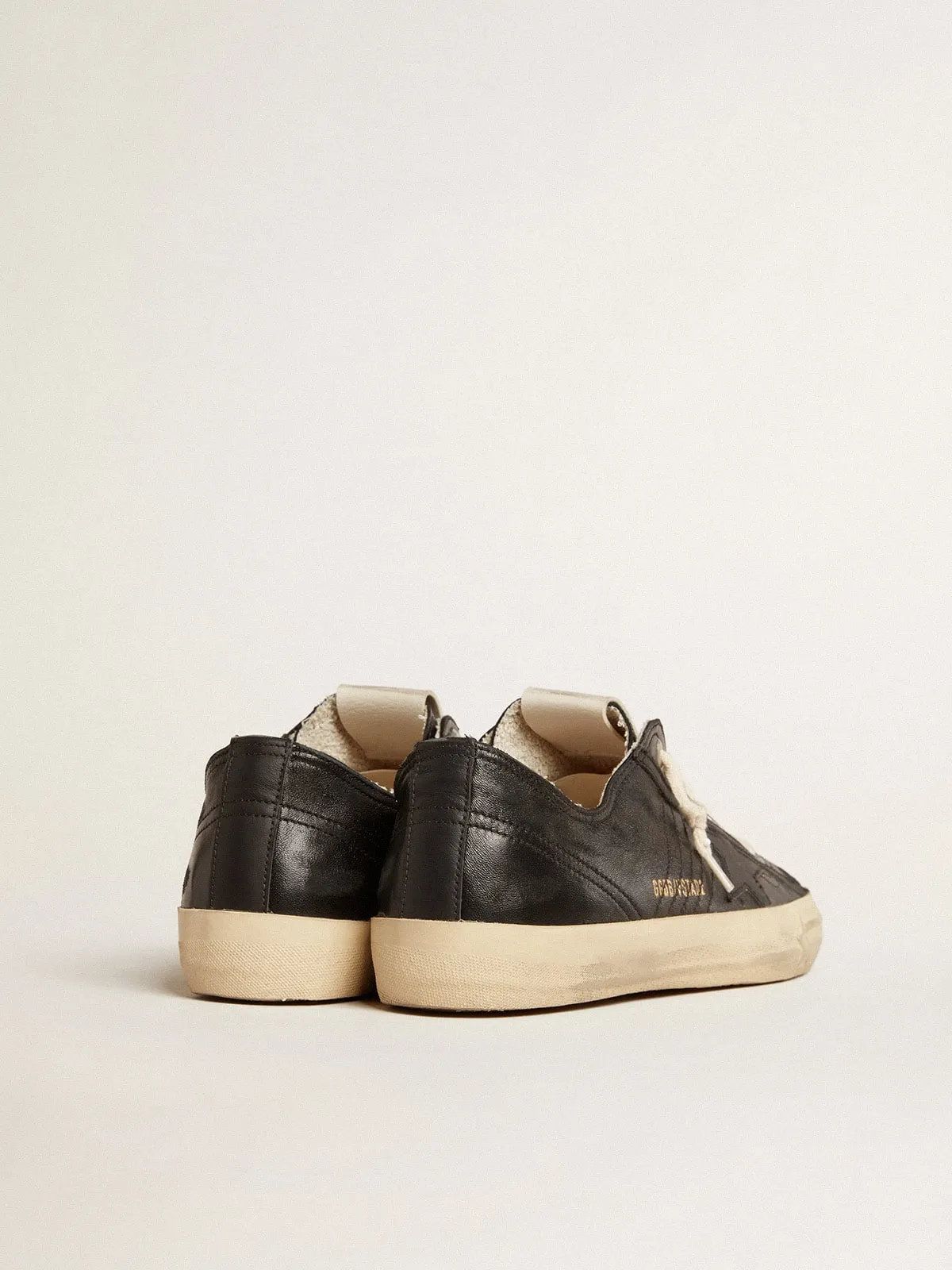 V-Star homme en nappa noir avec étoile en cuir noir | Golden Goose